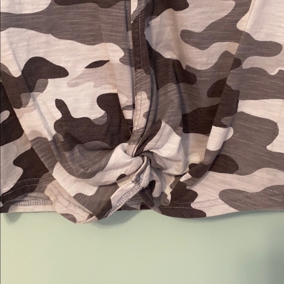 Camo crop top - Picture 2 of 6